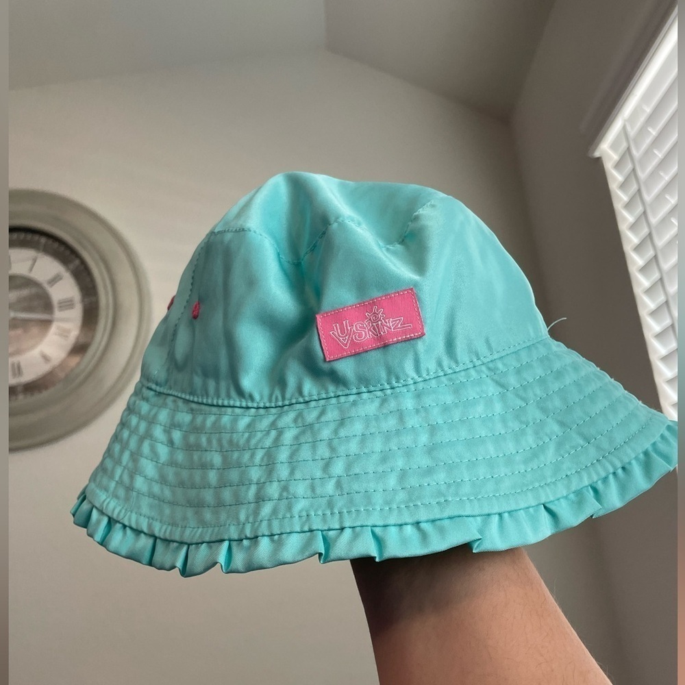 Uv Skinz Aqua Kids Bucket Hat with Pink Patch size 7